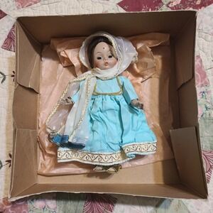 Madame Alexander India 575 Doll Porcelain Vintage Blue Dress Gold Trim